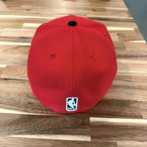 New Era Chicago Bulls Red and Black Flat Brim Snapback Hat - Picture 3 of 10